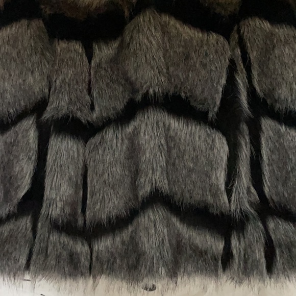 Bebe Small Genuine Leather Faux Fur Jacket (runs a little large) - Picture 3 of 9